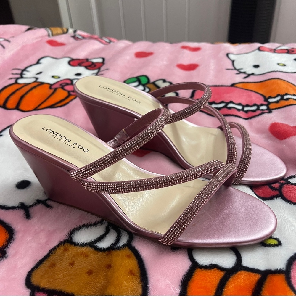 London Fog Deserae Wedge Sandals